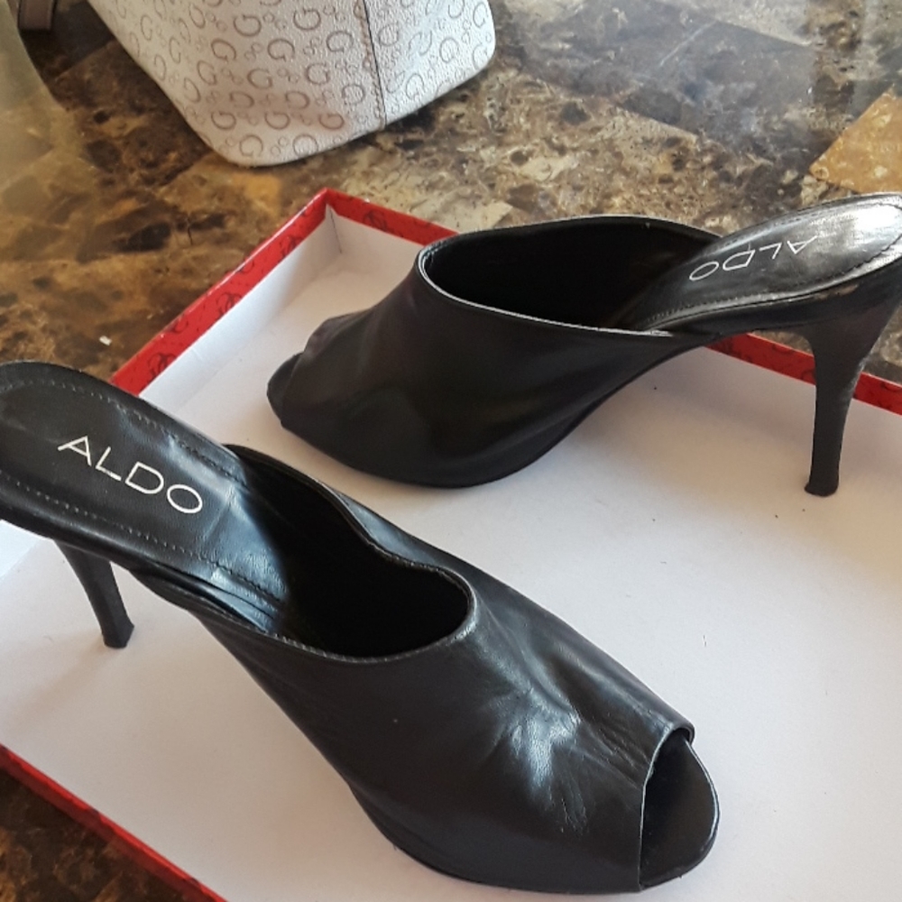 Shoe